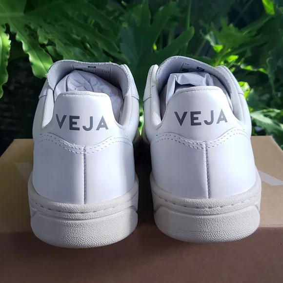 Veja V-10 Leather Sneakers - Picture 10 of 16